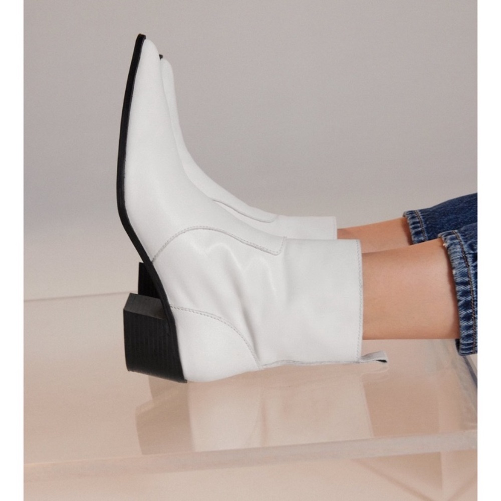 Zara genuine leather cowboy ankle boots, white, size 10